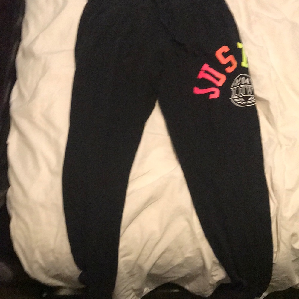 A pare of sweat pants